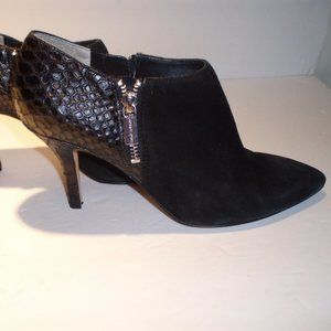 Michael Kors Black Leather and Suede Heels Sz. 8 M
